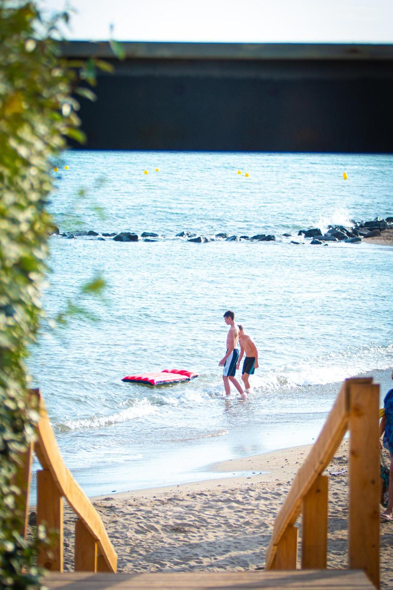 Camping Le Roucan West Vias Bagian luar foto