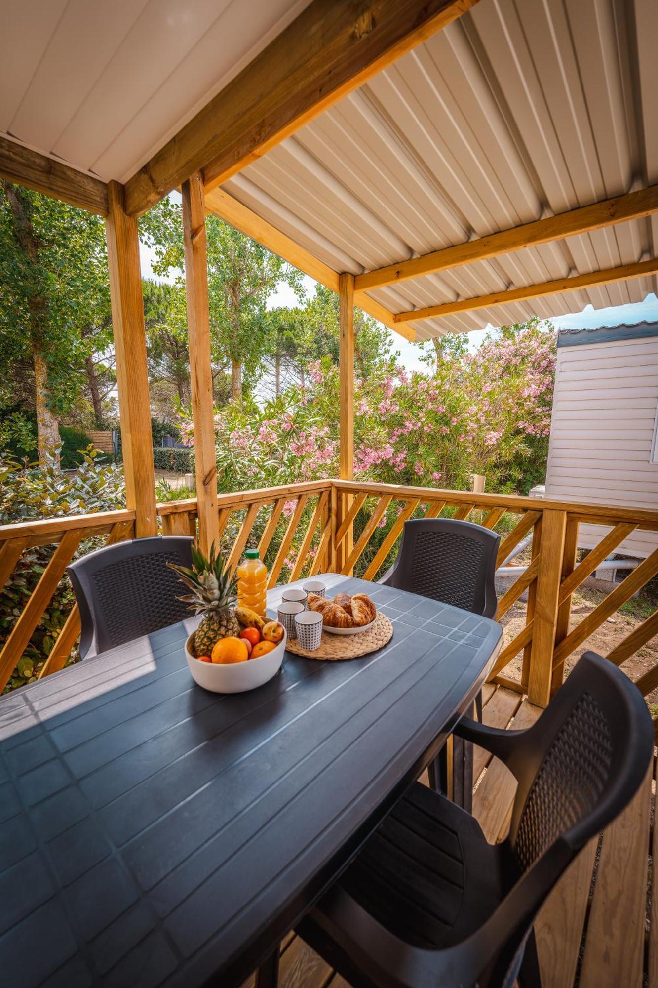 Camping Le Roucan West Vias Bagian luar foto