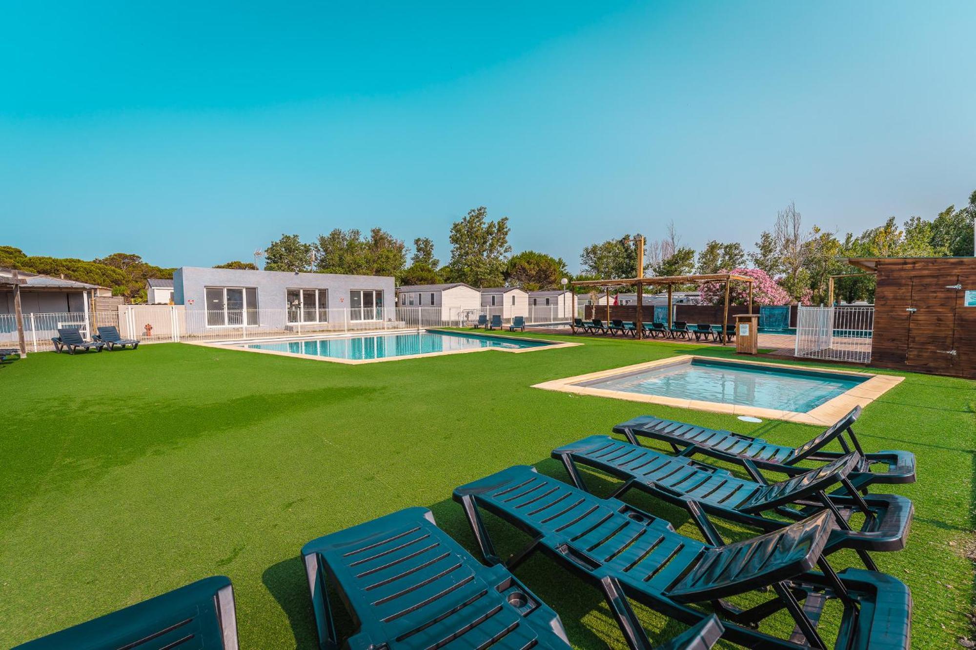 Camping Le Roucan West Vias Bagian luar foto